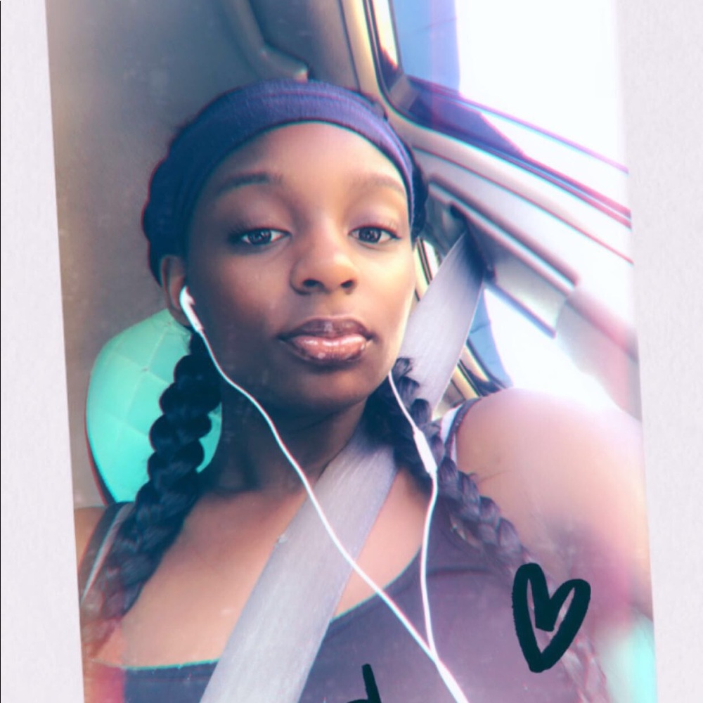 Meet your Posher, Makiya